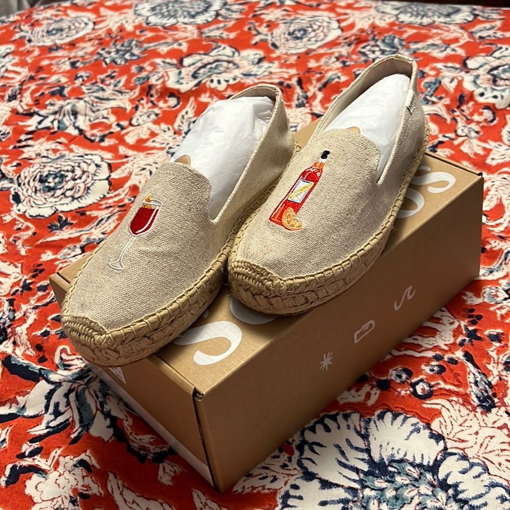NWT never worn Soludos Size 7 aperol slippers